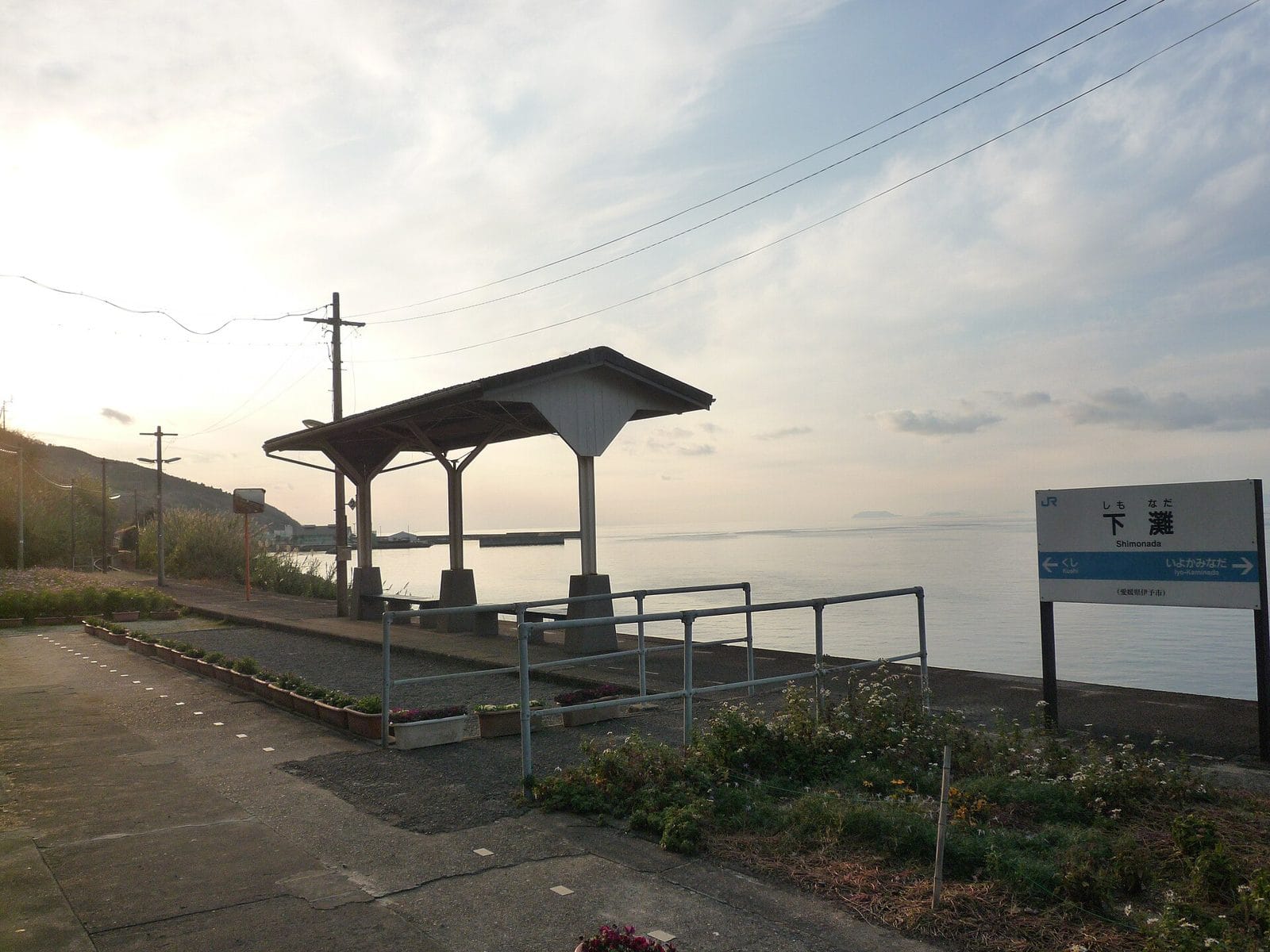Shimonada Station platform facing the Iyo-nada sea